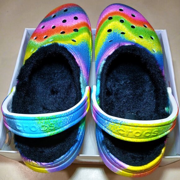 Classic Unisex Spray Rainbow Tye Dye Black Fur Lined Crocs Clogs Size M/8 - W/10 - Picture 4 of 15